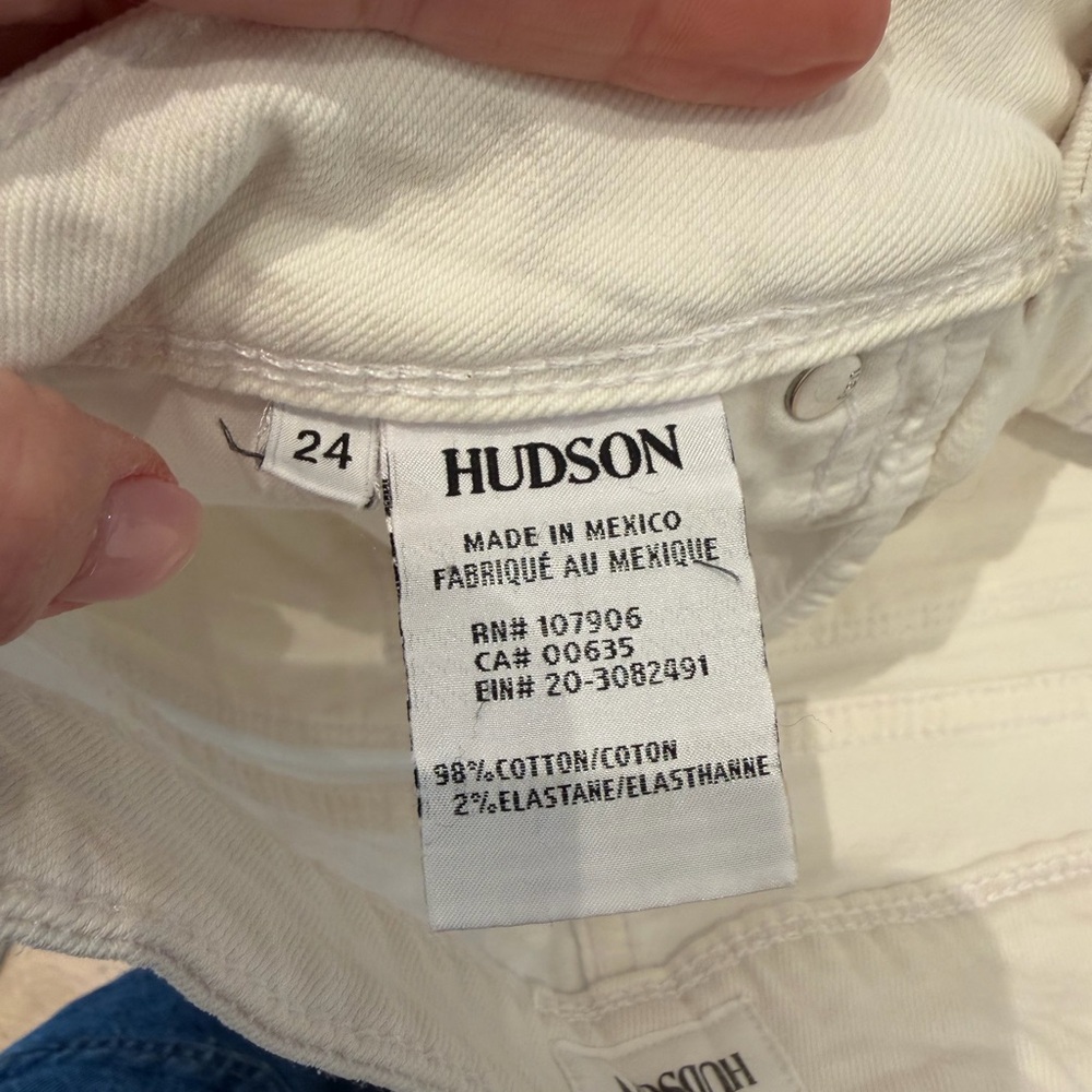 Hudson Croxley Mid Thigh Short - White - Size 24 - Picture 10 of 11